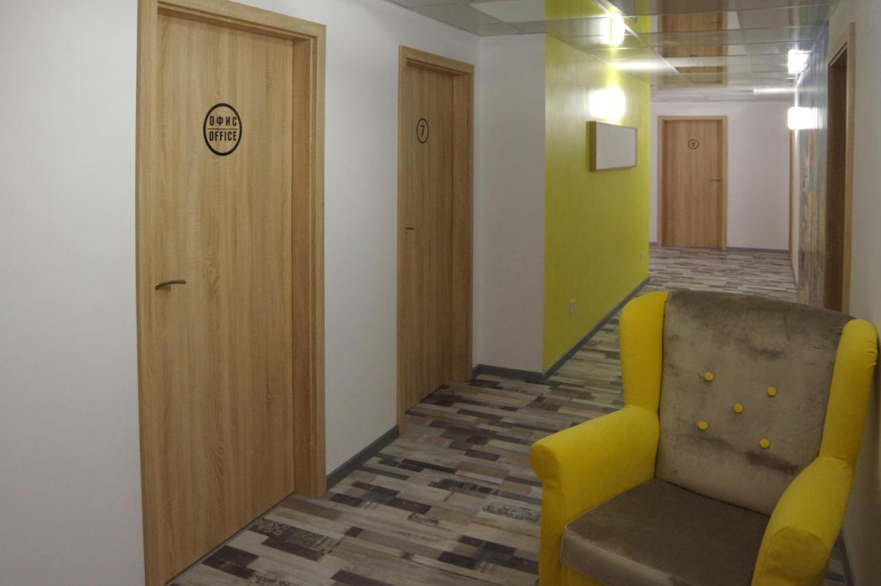 Стаи За Гости "Централ" Фамилни Стаи & Апартаменти Gabrovo Bagian luar foto
